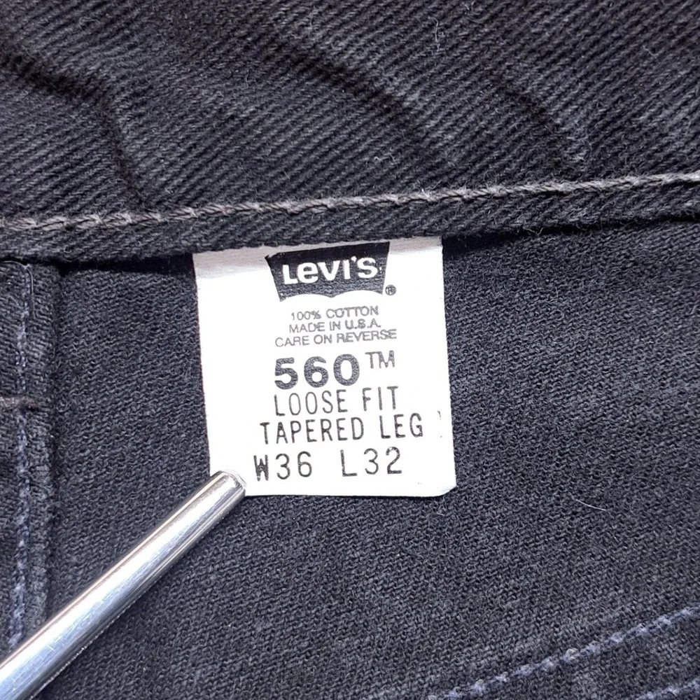 Vintage Levi's 560 Black Jeans Mens 36x32 loose Fit Tampered Baggy Denim USA 90s